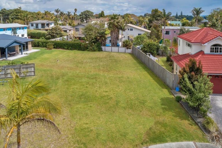 Photo of property in 13 Aarts Place, One Tree Point, 0118