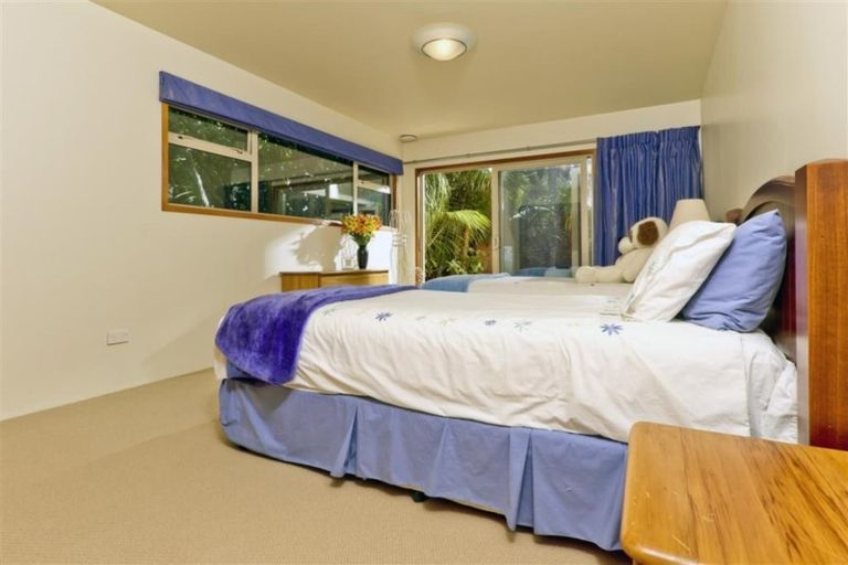 Photo of property in 70 Cliff Road, Torbay, Auckland, 0630
