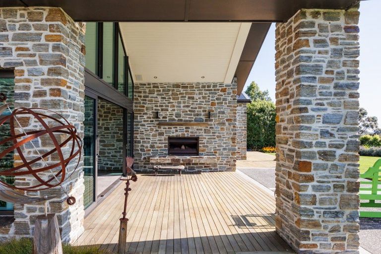 Photo of property in 21 The Strand, Fitzherbert, Palmerston North, 4410