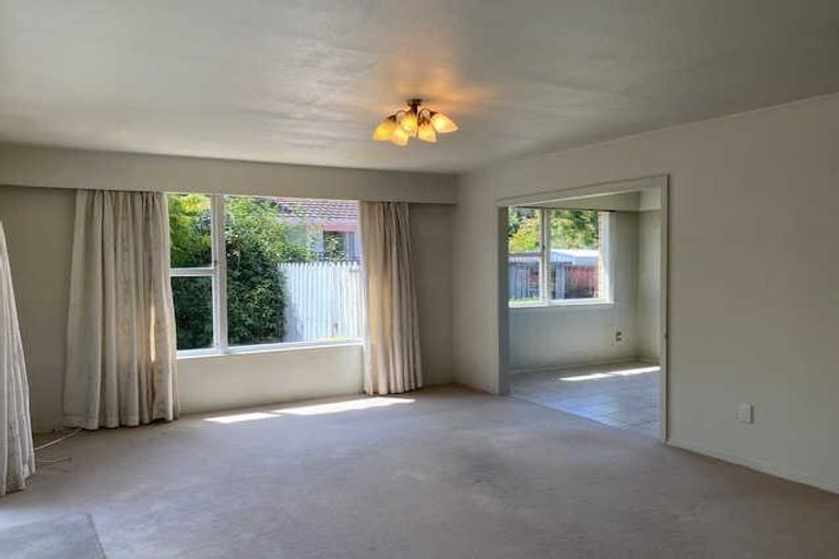 Photo of property in 318 Avonhead Road, Avonhead, Christchurch, 8042