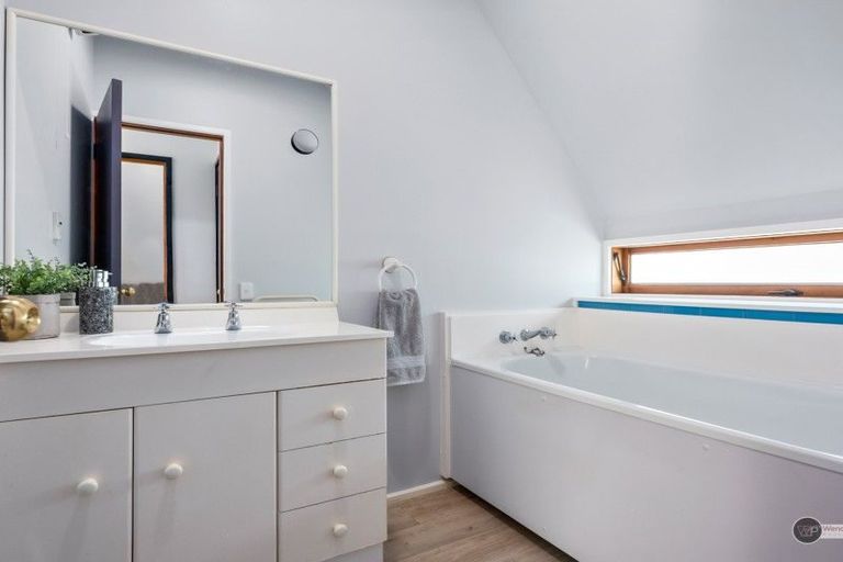 Photo of property in 6 Rondane Place, Tirohanga, Lower Hutt, 5010