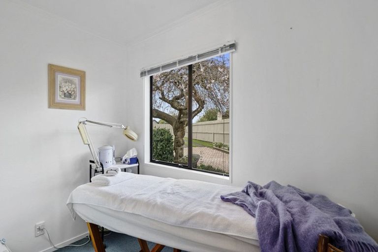 Photo of property in 48 Lagoon Place, Poike, Tauranga, 3112