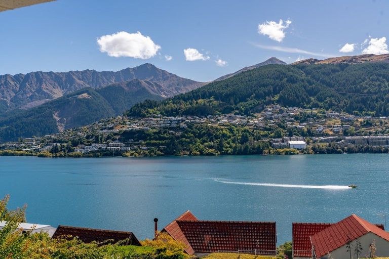 Photo of property in 415 Peninsula Road, Kelvin Heights, Queenstown, 9300