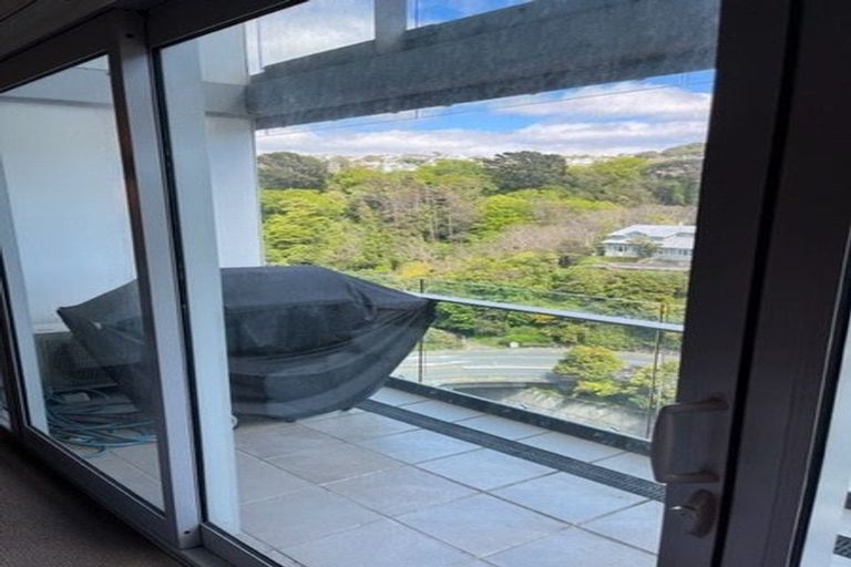 Photo of property in Montreaux, 164 The Terrace, Wellington Central, Wellington, 6011