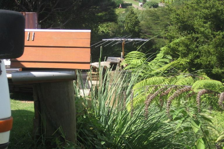 Photo of property in 11 Lannan Road, Surfdale, Waiheke Island, 1081