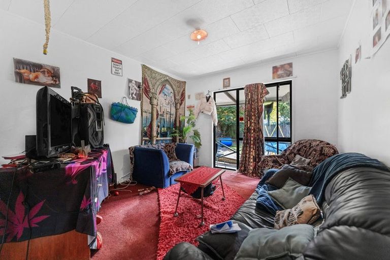Photo of property in 14 Mile Place, Henderson, Auckland, 0612