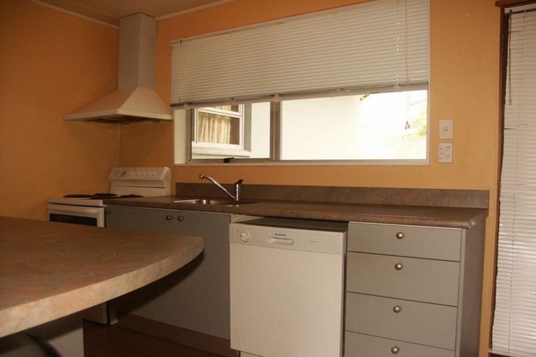 Photo of property in 2/84 Warrender Street, North Dunedin, Dunedin, 9016