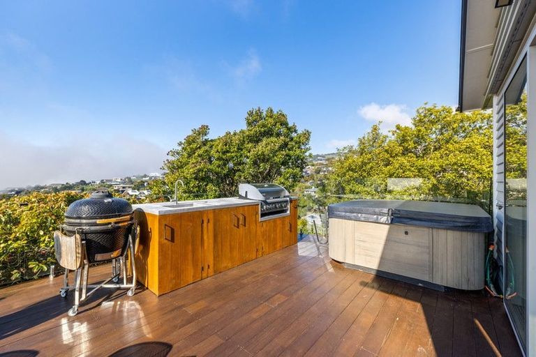 Photo of property in 170 Mount Pleasant Road, Mount Pleasant, Christchurch, 8081