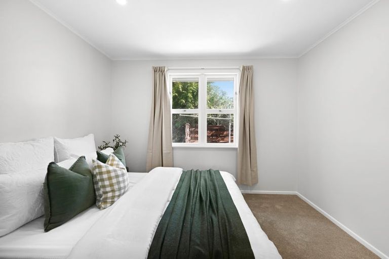 Photo of property in 1 Keitha Place, Glenview, Hamilton, 3206