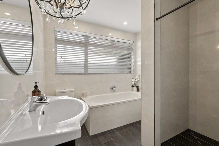 Photo of property in 37 Brookfield Terrace, Brookfield, Tauranga, 3110