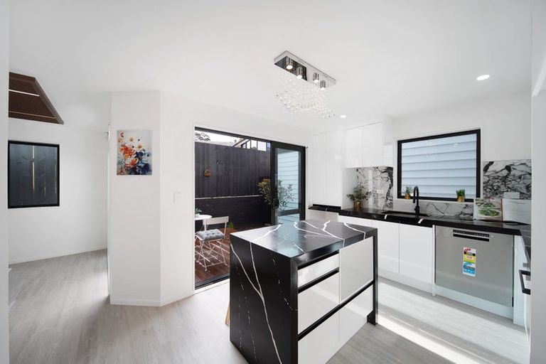 Photo of property in 6d Pikitea Road, Mangere Bridge, Auckland, 2022