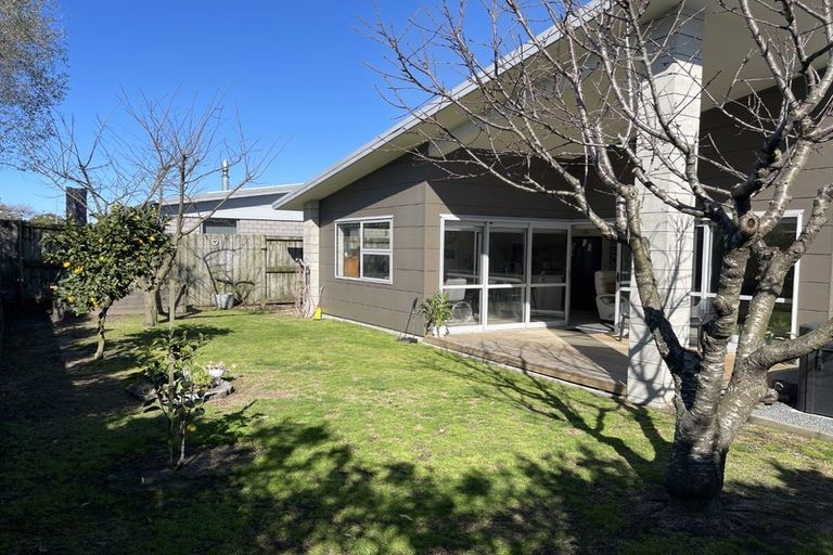 Photo of property in 4 Butterworth Crescent, Papamoa Beach, Papamoa, 3118