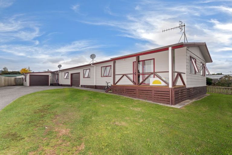 Photo of property in 8 Beech Place, Owhata, Rotorua, 3010