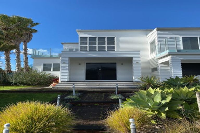 Photo of property in 17 Quedley Court, Eastern Beach, Auckland, 2012