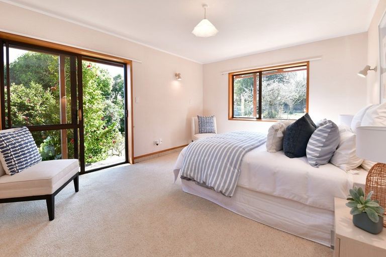 Photo of property in 1124 Whangaparaoa Road, Tindalls Beach, Whangaparaoa, 0930