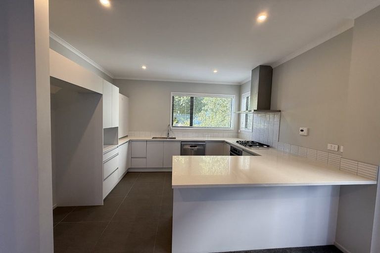 Photo of property in 10 Pukewhero Rise, Westgate, Auckland, 0614