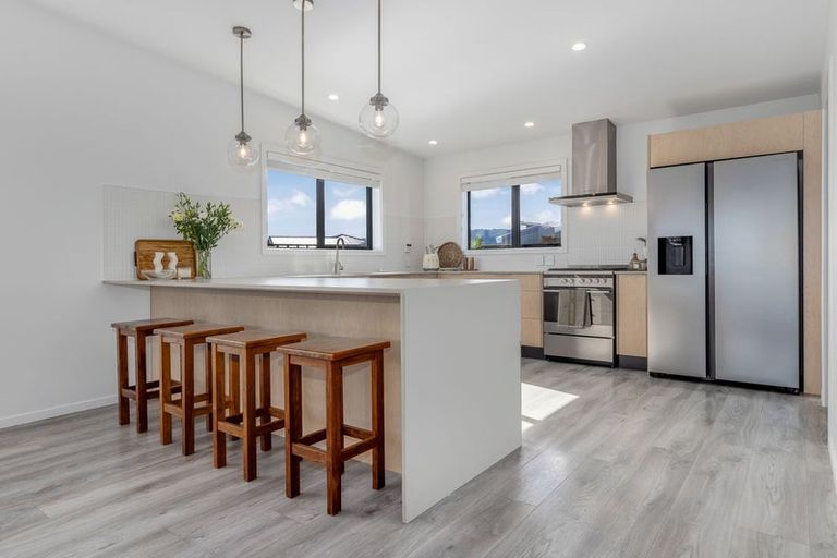 Photo of property in 12 Ash Close, Levin, 5510