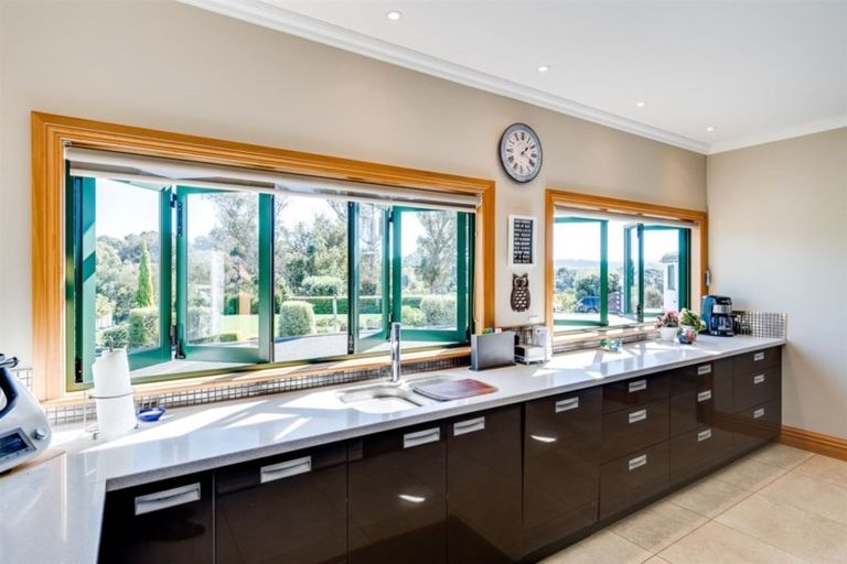 Photo of property in 238 Poraiti Road, Poraiti, Napier, 4182