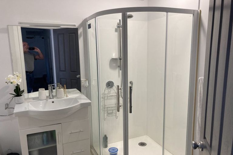 Photo of property in 58 Miromiro Road, Normandale, Lower Hutt, 5010