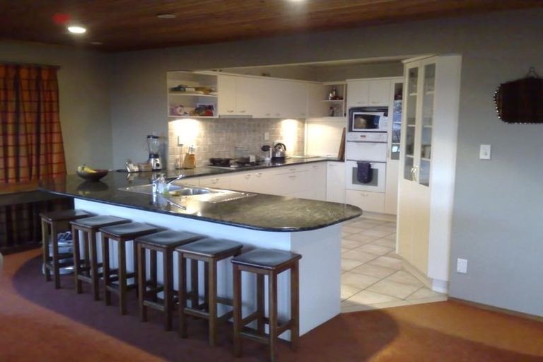 Photo of property in 2/104 Mokoia Road, Birkenhead, Auckland, 0626