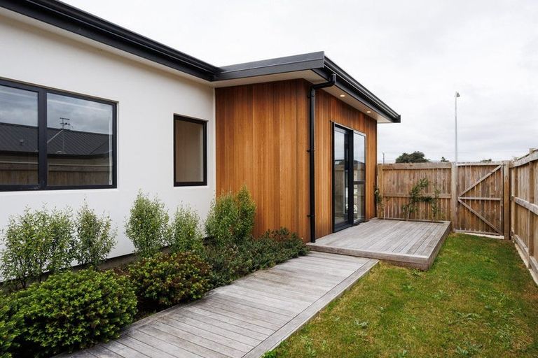 Photo of property in 61 Freedom Drive, Kelvin Grove, Palmerston North, 4414