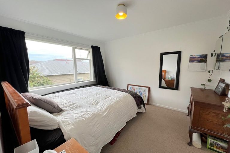 Photo of property in 6/139 Queens Drive, Lyall Bay, Wellington, 6022