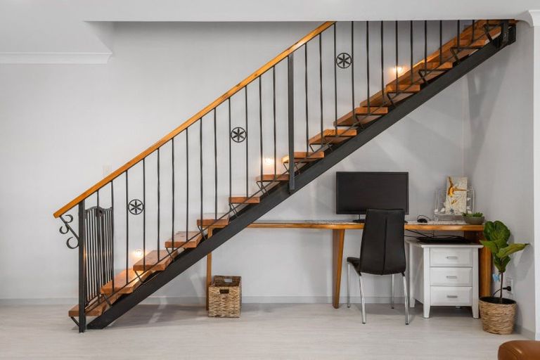 Photo of property in 22 Hoyte Place, Pukehangi, Rotorua, 3015