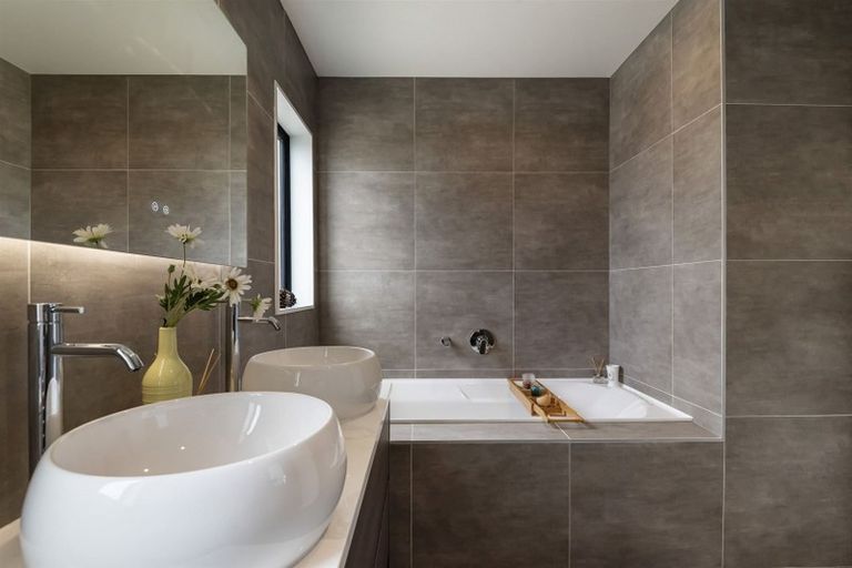 Photo of property in 17 Ocean Breeze Avenue, Hobsonville, Auckland, 0616