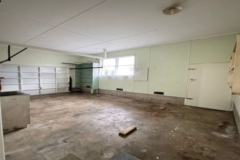 Photo of property in 18 Tomlinson Street, Hillpark, Auckland, 2102