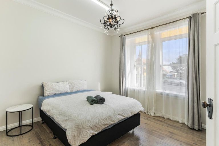 Photo of property in 88 Onewa Road, Northcote Point, Auckland, 0627