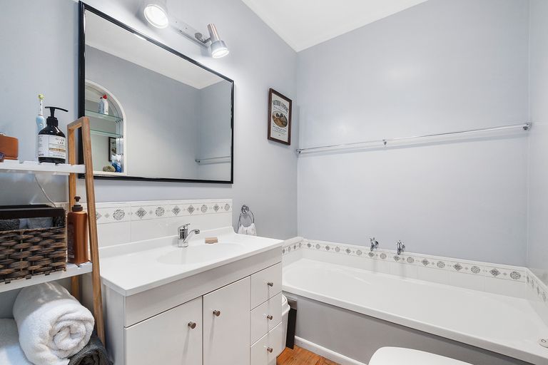 Photo of property in 185 Victoria Street, Cambridge, 3434