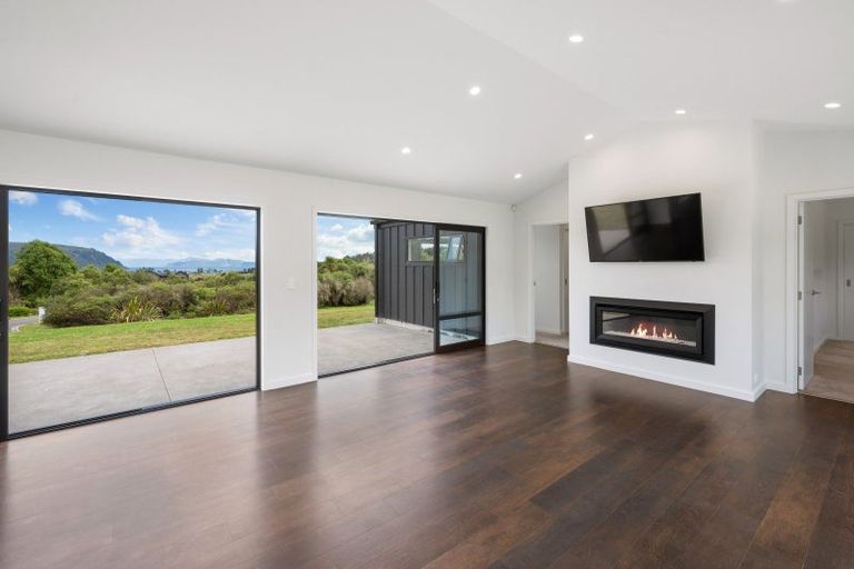 Photo of property in 42 Lacebark Drive, Kinloch, Taupo, 3377