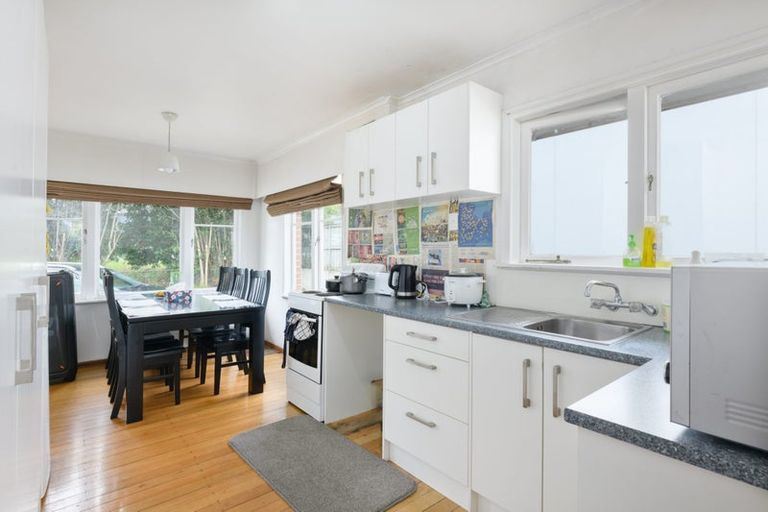 Photo of property in 142 Lincoln Road, Henderson, Auckland, 0610