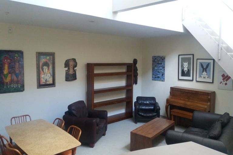 Photo of property in 9/17 Adelaide Road, Mount Cook, Wellington, 6021