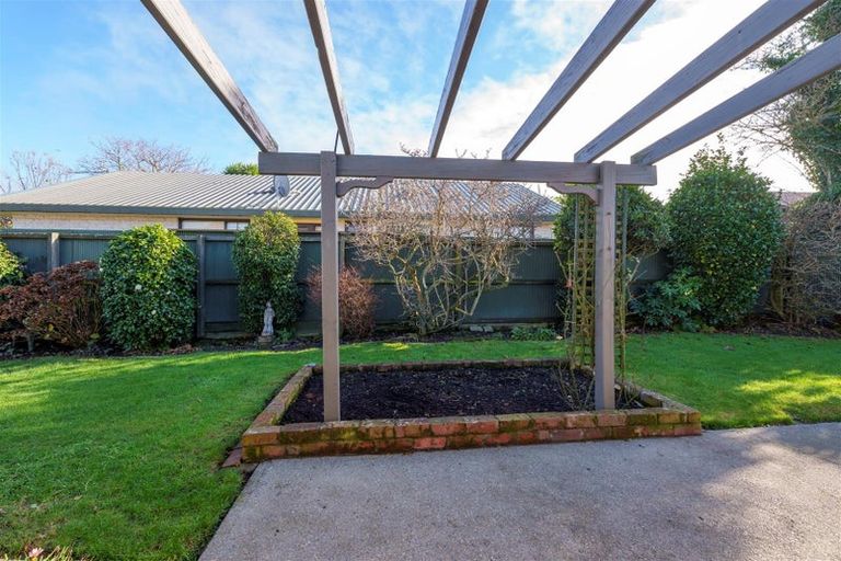 Photo of property in 2/15 Tulloch Place, Papanui, Christchurch, 8052