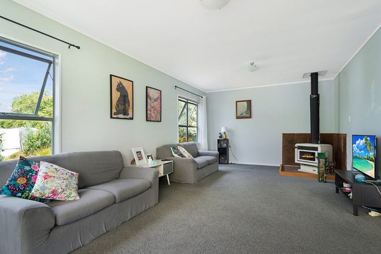 Photo of property in 2 Tapu Road, Huapai, Kumeu, 0810