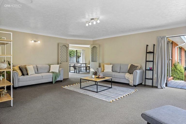 Photo of property in 3 Grove Place, Rangiora, 7400