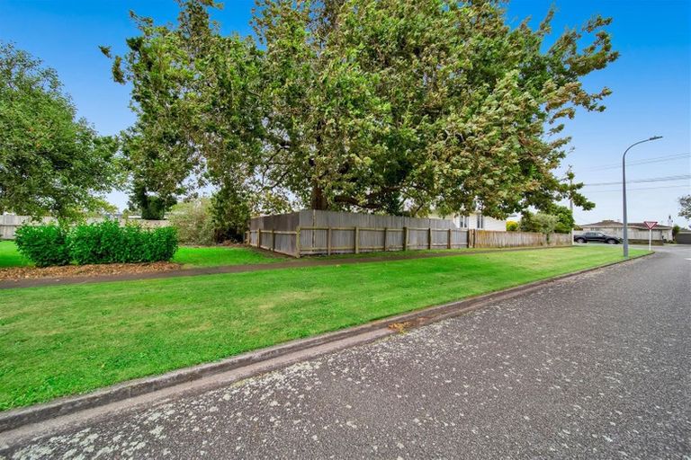 Photo of property in 48 Turuturu Road, Hawera, 4610