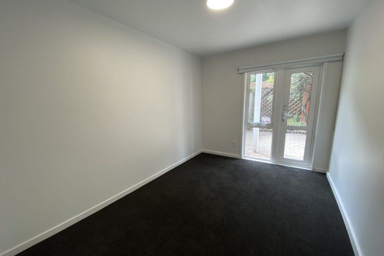 Photo of property in 12a Lawson Place, Mount Victoria, Wellington, 6011
