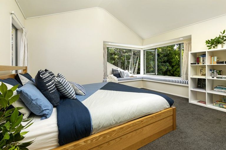 Photo of property in 20 Highwood Grove, Torbay, Auckland, 0630