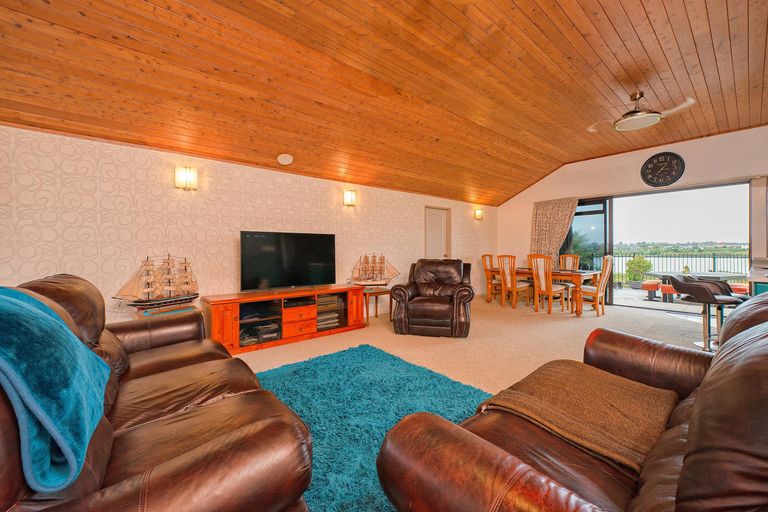 Photo of property in 73 Waimahia Avenue, Weymouth, Auckland, 2103