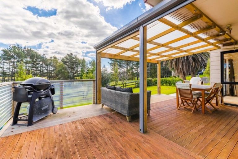 Photo of property in 74 Valley Road, Waimauku, 0881