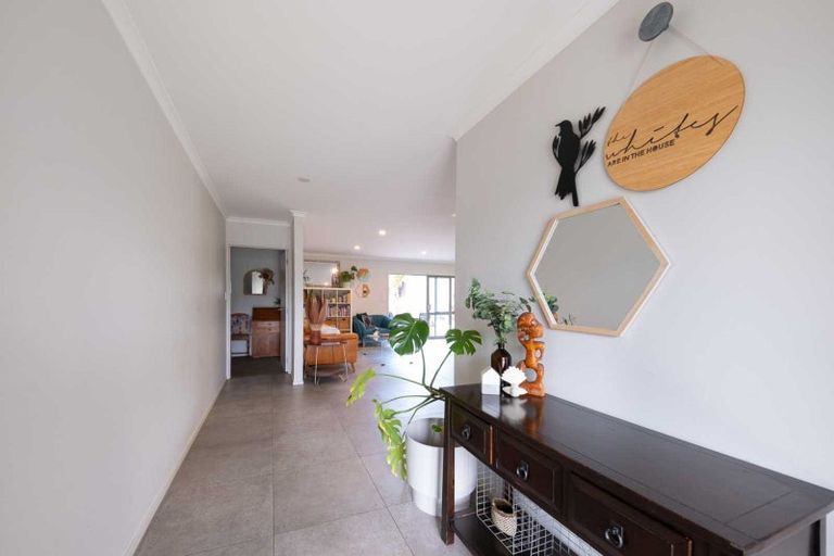 Photo of property in 14 Will Street, Huapai, Kumeu, 0810