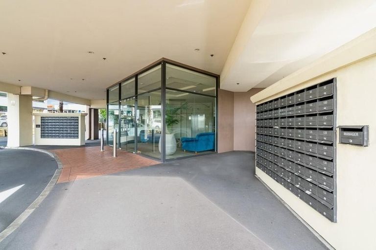 Photo of property in The Rennaissance, 1c/18 Ronwood Avenue, Manukau, Auckland, 2104