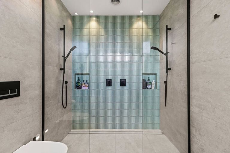 Photo of property in 114a Paparoa Street, Papanui, Christchurch, 8053