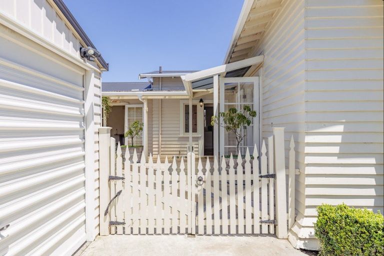 Photo of property in 10 Argyle Avenue, Takaro, Palmerston North, 4410