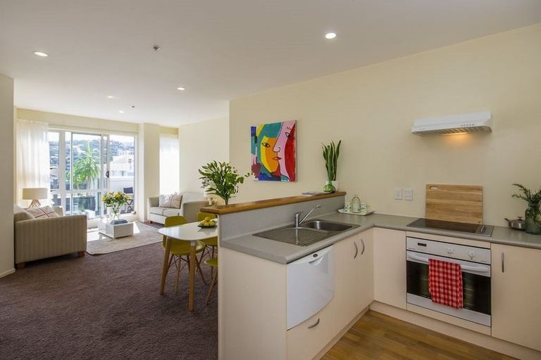 Photo of property in Stadium Garden Flats, 406/107 Thorndon Quay, Pipitea, Wellington, 6011