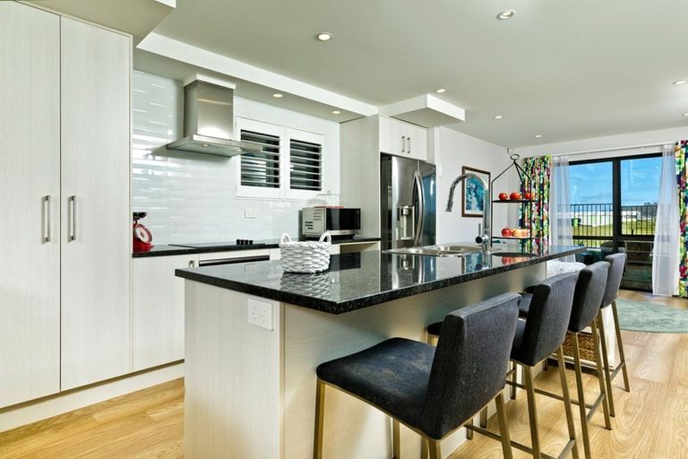 Photo of property in 16 Toia Lane, Silverdale, 0932