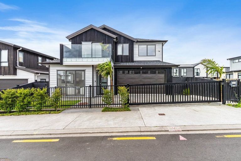 Photo of property in 3 Treloar Crescent, Hobsonville, Auckland, 0616