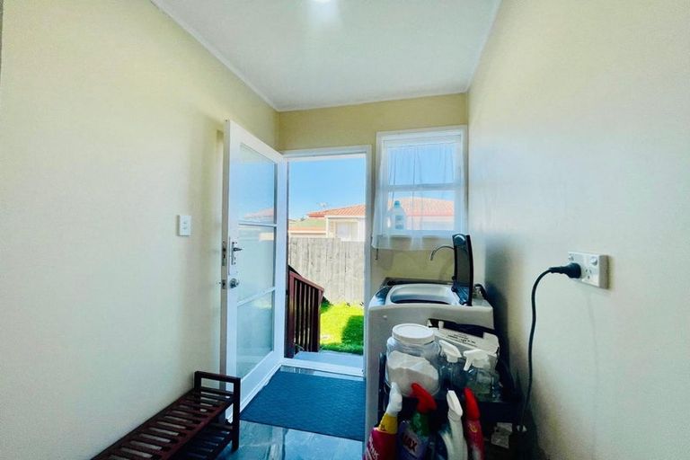 Photo of property in 2/8 Russell Road, Manurewa, Auckland, 2102